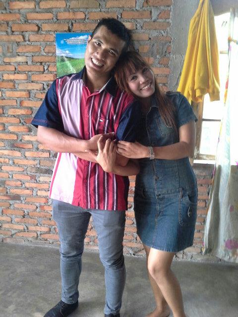 samoel_sjoentak's profile picture. Ode To My Family .,  Yesterday's the past, tomorrow's the future, but today is a gift,.