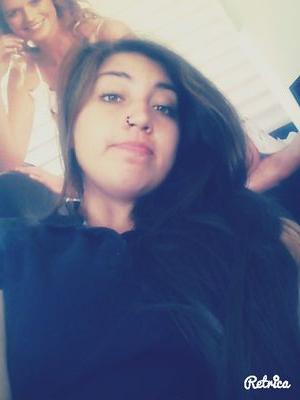 Hola Me llamo Catalina Me dicen Catita soy simpática cariñosa y muy sociable, fanatica de mi Riri $_$