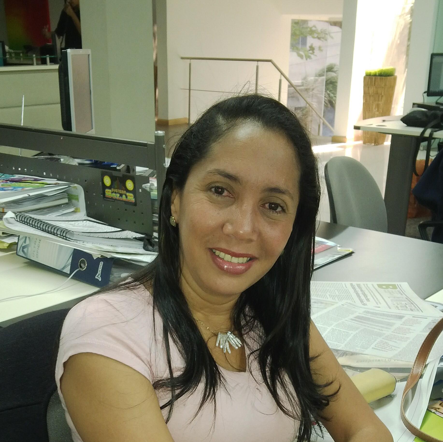 Periodista. Mis hijos son mi vida. Creo en Dios y en su infinita misericordia.