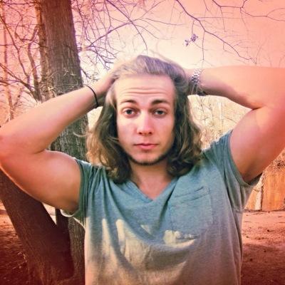 Im on The Run for the Money. Love Life. Instagram: dierks_gently