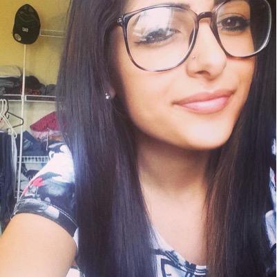 *dying inside* snapchat@its_aliya23 instagram@aliya_423