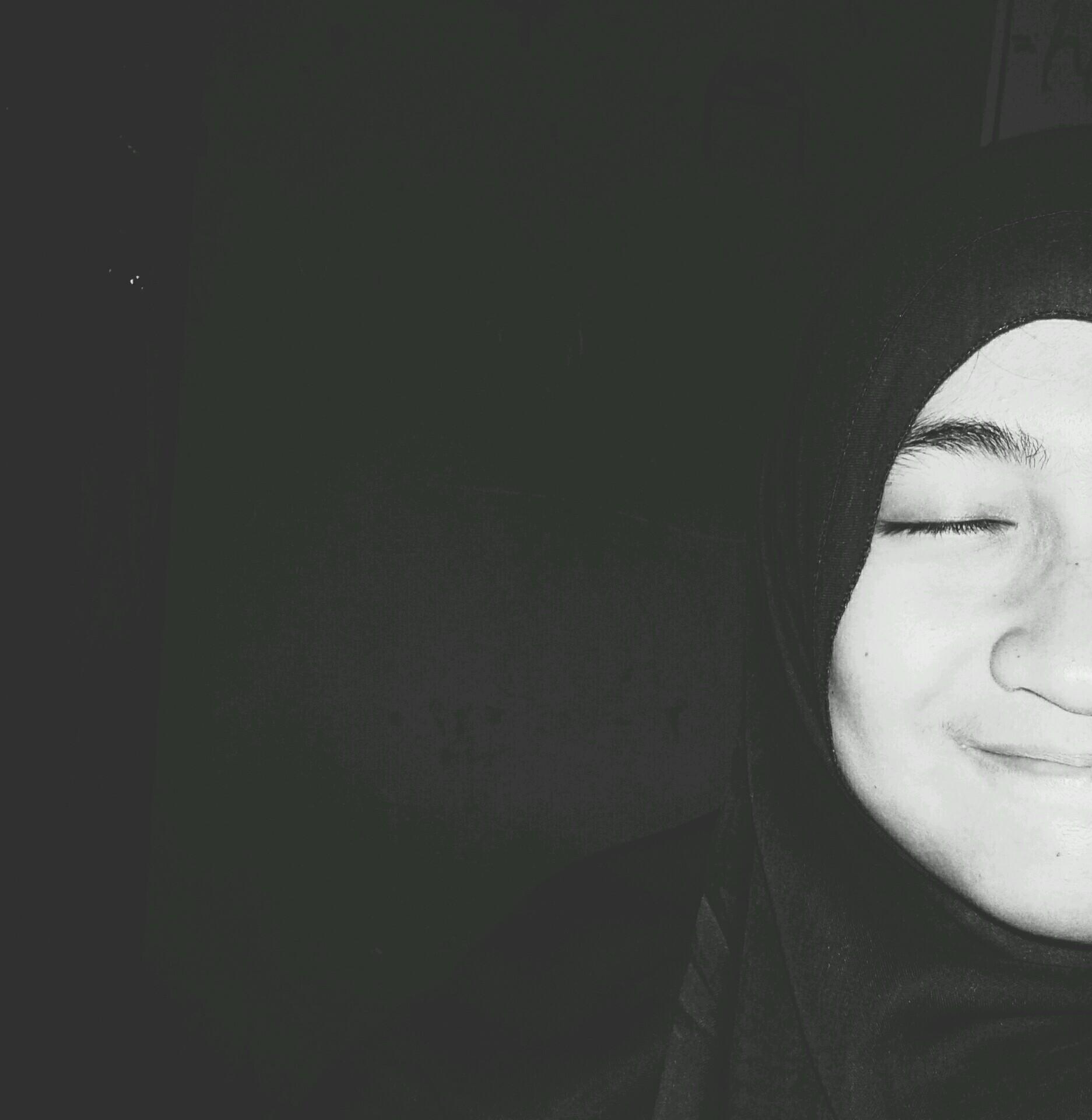 putrifatmaa's profile picture. Flirting with nature