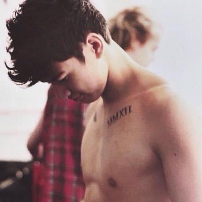 follow @motherfuck5sos for dms to 5/4 !