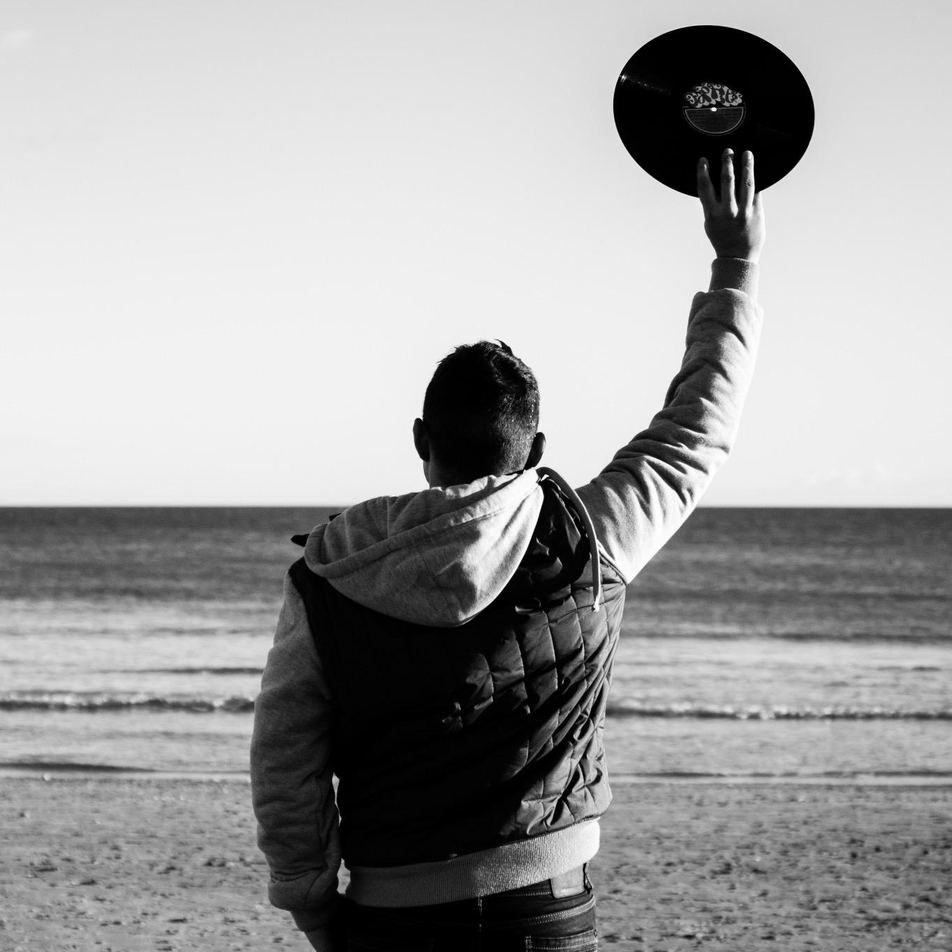 mato_song's profile picture. #electronicmusician independent + DJ = @mato_song. You are welcome to follow me to share about #music. Pleasure to meet you. https://t.co/QR6WBNVnEq