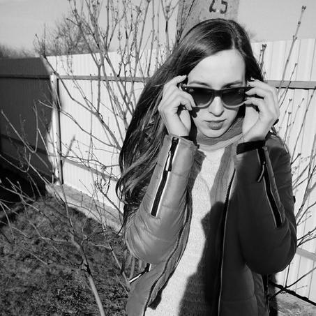 VictoriaHevko12's profile picture. Don't let the colours fade to grey..)