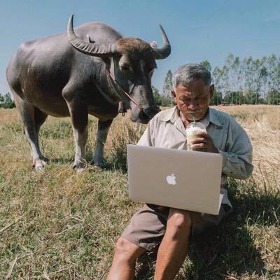 timelinesurreal's profile picture. เซอร์เรียลเป็นคนชิคๆ #timelineสายเซอร์เรียล