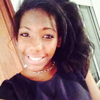 Facebook : Voca Massy Rosanie . Instatgram: Oréo malagasy . Skype : Oréo Malagasy. Frech Madagascar,Inde & Comore ! Ile natale : Mayana ♡