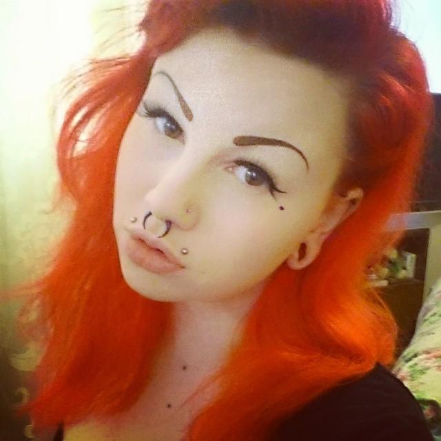 iamzoethecat's profile picture. Zoe Ashe White | 17 | Art Student and full time weirdo with occasional sass