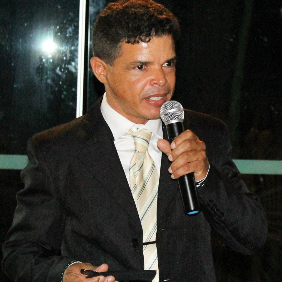 Ezio_marques's profile picture. A forma mais rápida de melhorarmos, é estar com pessoas que já são quem queremos ser.