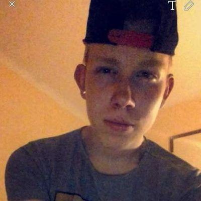Ma MeilleurAmie s'appelle WEED ya que elle qui m'endors,
y'a que avec elle que je rigole pour rien, j'aime tellement son odeur, sa fraîcheur, son goût, *_*