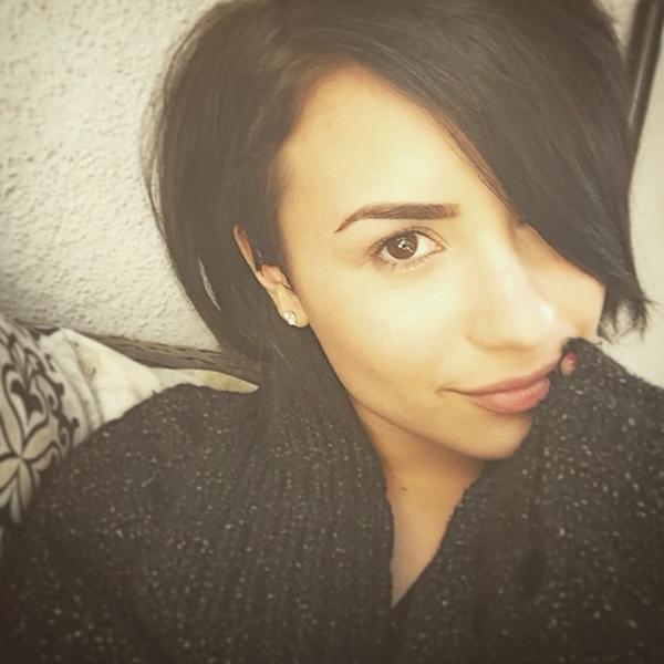 Demi Lovato is my whole world &the reason i'm still here✟ Austin Mahone is my everything and im Bi & i really dont care Music is my Passion & my life is a Mess!