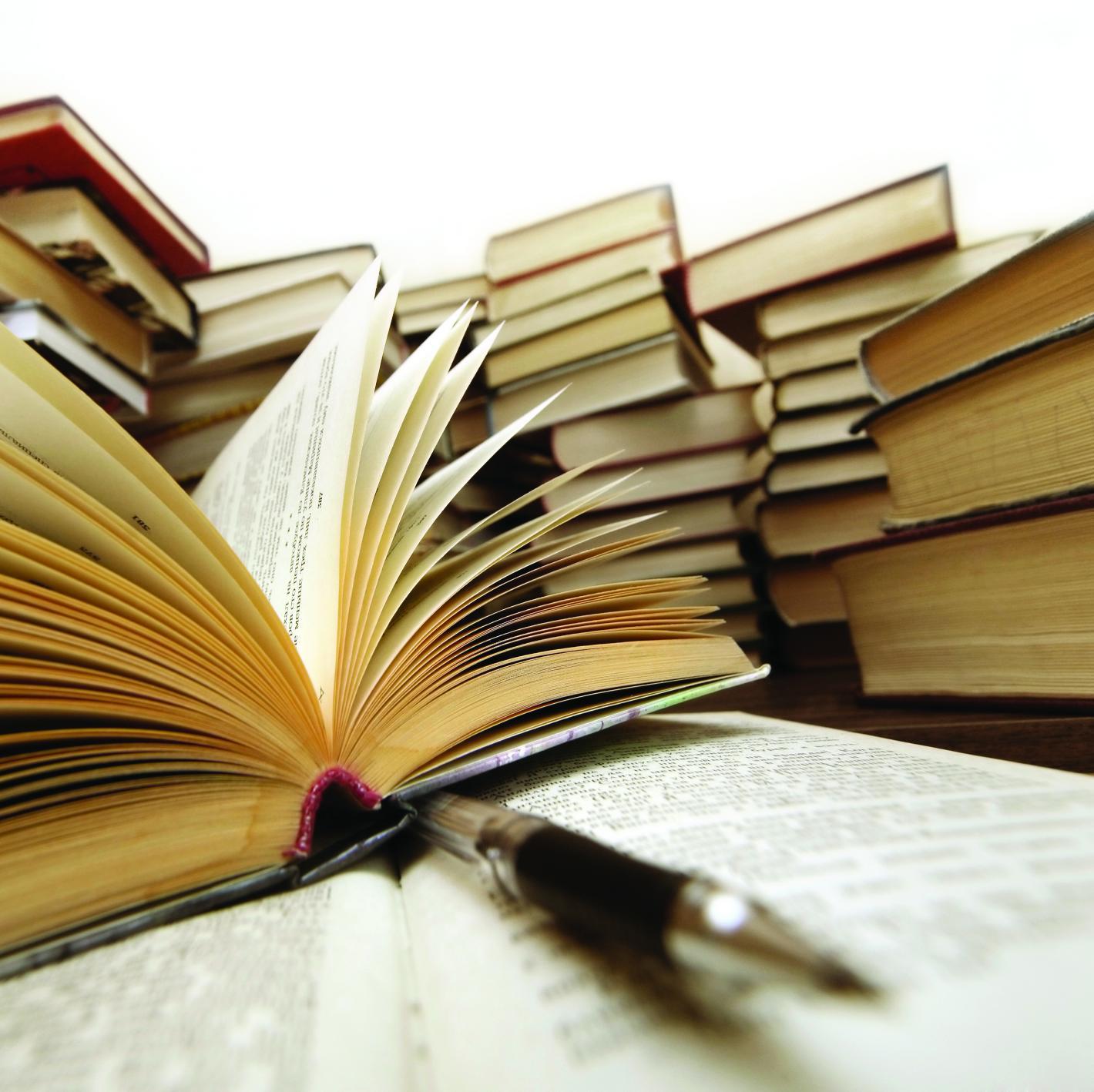 Want some help getting your work out there? Use #WritersHour & @WritersHour for a RT. Writers Hour is on Monday 12 - 1pm.