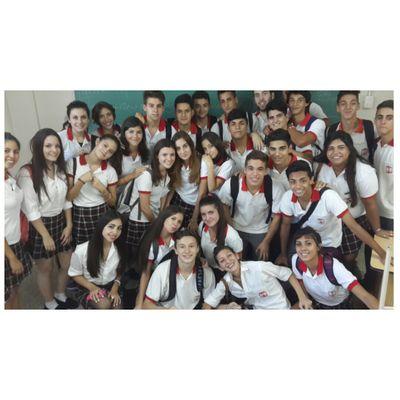 MIRA COMO ESTA LA VAGANCIA DE SOCIALES, TODOS RE MAMADOS CON LAS MANOS EN EL AIREEE♪ LORETO.