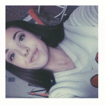 ♛✨ stereokicks • • 14 • fangirl ✨♛
 1/4 0/8