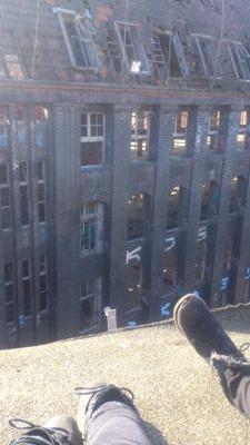 RaupenDude's profile picture. Ich heiße Leonie und bin 14 Jahre alt. Meistens bin ich faul und gucke YouTube-Videos. Manchmal longboarde ich auch. Oder ich mach Capoeira. Das war's.