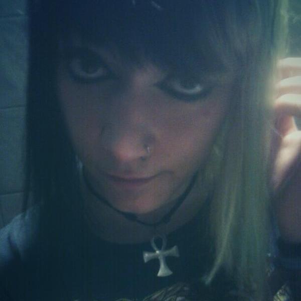 La nueva es @BrutalCorpse_