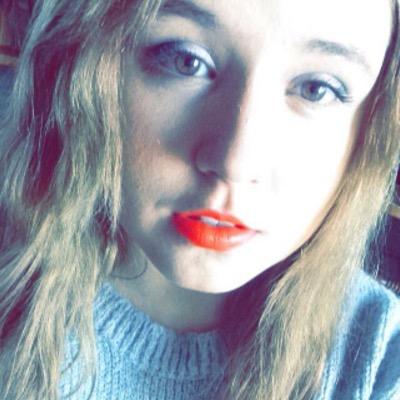 Naomi~18~Cat Lover ~Senior class of '15~802~ @kylee50 is my main chick
