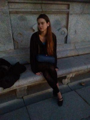 PATRONISTA, ESTUDIANTE DE DISEÑO E HISTORIA DEL ARTE