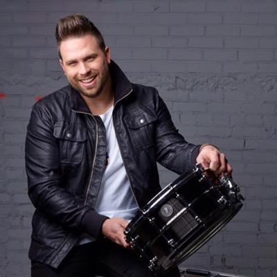 Married to my best friend, Daddy to 3 awesome kiddos, Freelance Session Drummer & #Entrepreneur |@roadlifeapparel | #rustixdesignco | https://t.co/kp0ZmubeUG |