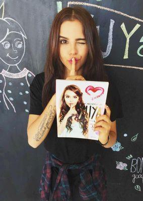 Fan Club Oficial de @yuyacst en Ecuador.