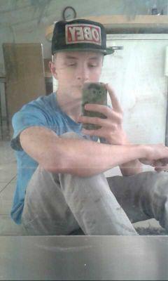 snapchat enrico_okii 17 jaar. me vrienden staan niet in me bio maar in me hart ;)(;  2PAC FAN BEST RAPPER
