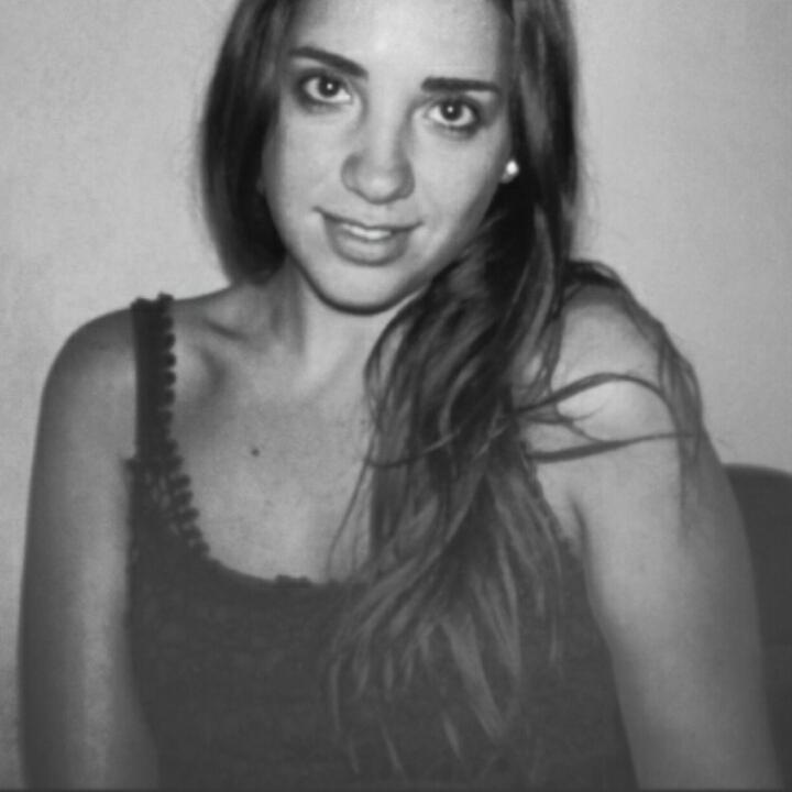 anahipellegrino's profile picture. No dudes.No calles.No pienses de mas.Actúa,Defiéndete y Aferrate a tu manera de Pensar.Vive Tu Mundo.Se Feliz.Toma Decisiones y No Mires Atrás❤