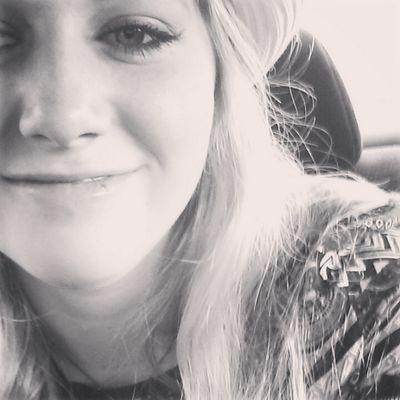 LINDSY__9's profile picture. 