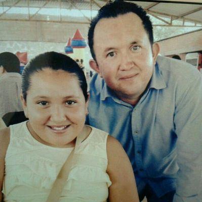 orgulloso padre y aprendiendo a vivir día con día de la gente de esta buena vida como vez !!!!!!