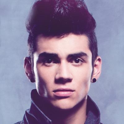 Integrante de @somosCD9 #MeEquivoqué Soy aquel que con tan sólo una sonrisa te alegra el día. IG: soyalannavarro