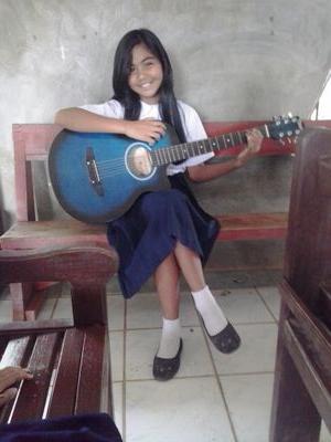 pearl_valerio's profile picture. i like following when people follows me..and follow my bandmates @kyle_jeannette @cleo_alethea @leila_sarmento