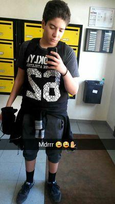 TonyyStorm's profile picture. Bagneux, NeufDeux tu connais ✌ Mon 1er compte: @Richissime_ je follow back :*