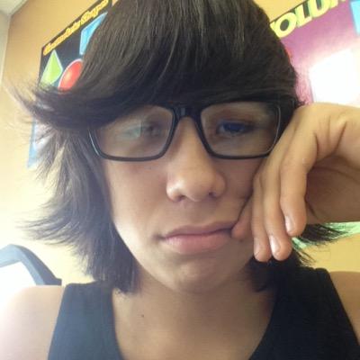 NotReallyHuggy's profile picture. accounts: •NoThumbHuggy 9k ~Team scrim message me~