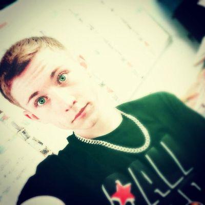 Hey! its Caleb. freshman at ZHS. follow me on insta @caleb_thomas16