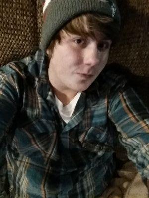 I like sports and hanging out with friends hmu!!!
