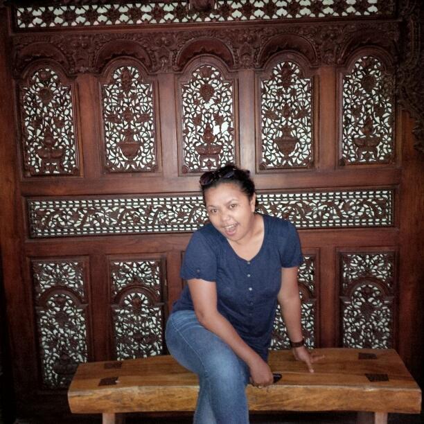 TheresiaEssya's profile picture. 