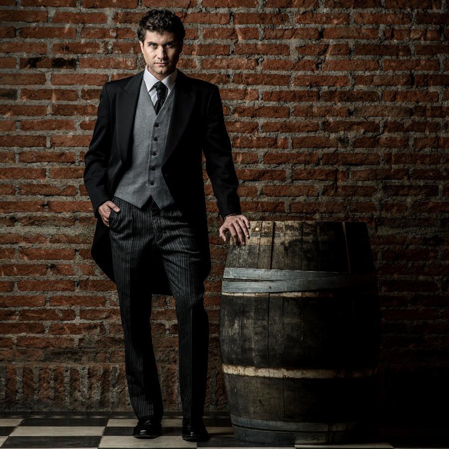 RubinsteinStore's profile picture. Vestuario a Medida y accesorios con el respaldo de Rubinstein Novios. Despacho a domicilio.