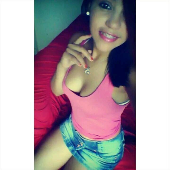 Snap: yannecarla8.    Insta:yannecarla8