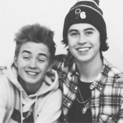 RT/FAV AND TAG JACOB PLEASE https://t.co/rijfkCjQsd