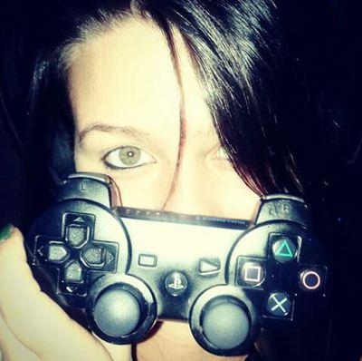 Eu tenho uma louca dentro de mim...  (INSTAGRAM: isabelajack) #GamerGirl