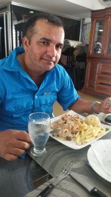 No le digas a DIOS que grande es tu problema. Dile a tu problema que grande es DIOS.          Primeramente DIOS sobre todas las cosas.☀☃