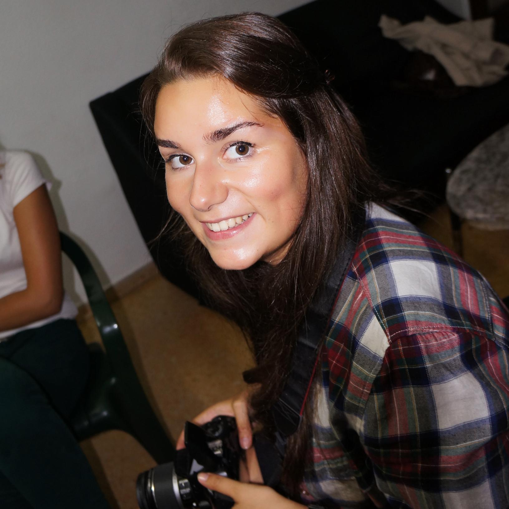 marycrawlyuv's profile picture. Fantasy book lover turned marketing & economics student traveling the world in  search of knowledge & a good laugh.