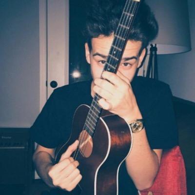 follow @hiaitsbellee plz