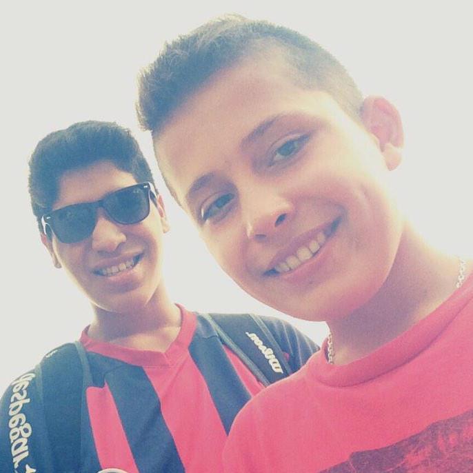 Entre tuca y tuqueros, entre tumba y tumberos, siempre fui para adelante nunca puse peros♪