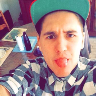 Instagram : marion_fabien - 
    Fan de Duke 
    Snapchat : marionfabien - 
     Handballeur