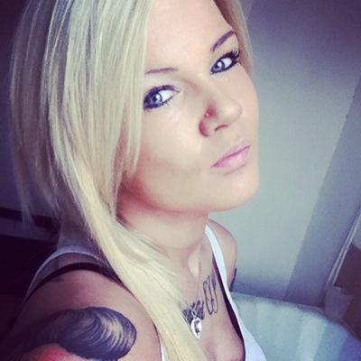 THELittle_En's profile picture. Inside the ring or out.... Theres nothing wrong with going down...... Its staying down thats wrong. 
instagram - Littleen12
 Snapchat - little_en