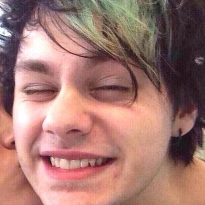 free follow pls follow @FINEARTMGC ily