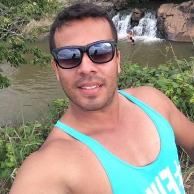 Ex-Mlitar do Exercito, Estudante, atleta, trilheiro, bagunçeiro e vibrado...