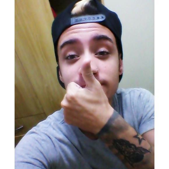 LÓGICA DO MUNDO: todos podem errar, menos justin bieber.