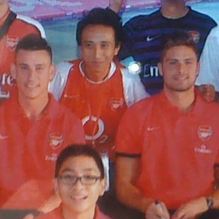 | Arsenal till i die | @AIS_MAD | Signature by @13Szczesny13, photo w/ @_OlivierGiroud_ & Koscielny 13/7/13 |
