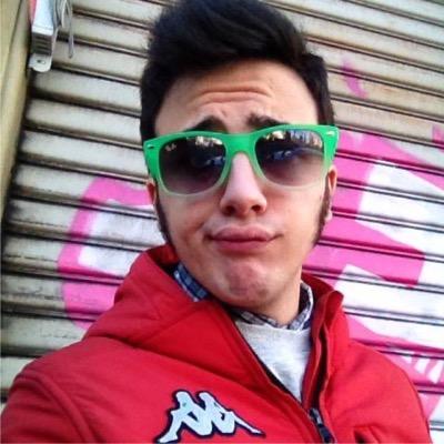 Videomaker, creatore di un marchio di moda, di nome BRAINSTORMING... Artista dalle mille sfaccettature, amante della musica, del cinema e della moda.